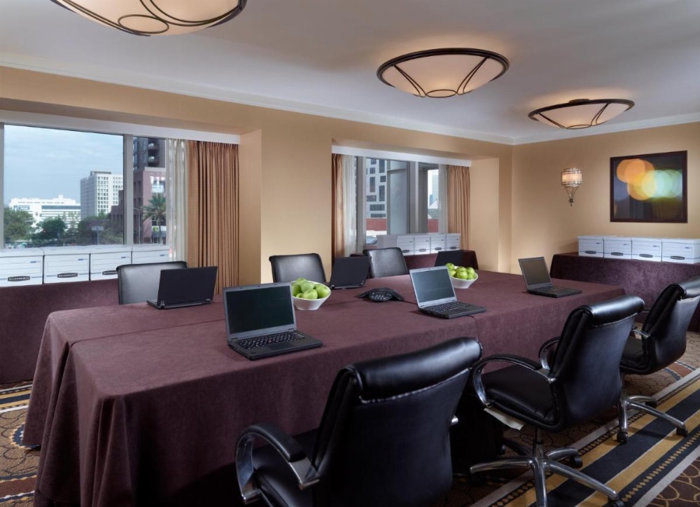 Omni Los Angeles Hotel At California Plaza Image 30
